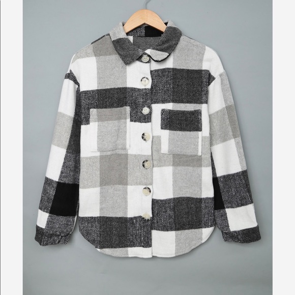 1 Left! Gray/Black/White Plaid Print Buttoned Shirt Jacket - Picture 4 of 7
